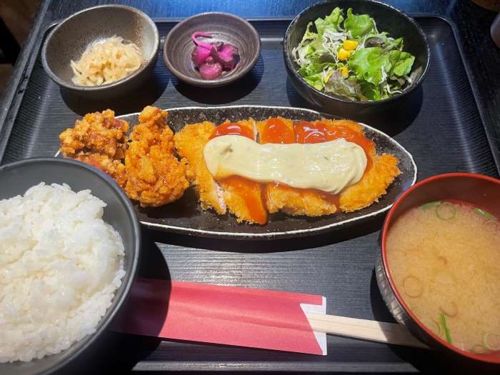 奈良県生駒市にある絶品鶏料理さわやさんのチキン南蛮定食01