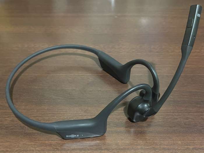 OpenComm2 Shokz（ショックス）の骨伝導ヘッドセットワイヤレスマイク付きイヤホン03