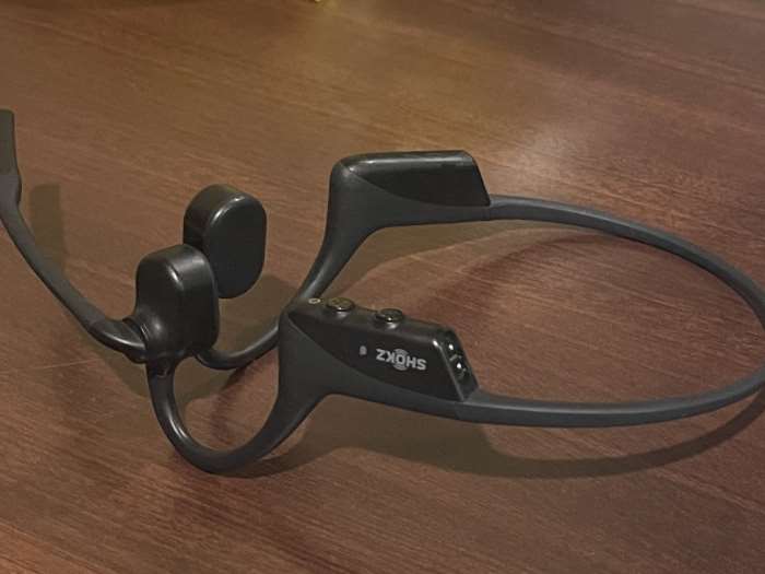 OpenComm2 Shokz（ショックス）の骨伝導ヘッドセットワイヤレスマイク付きイヤホン04