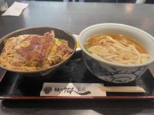 大坂府池田市にあるそば処 珍吉さんのかつ丼定食01