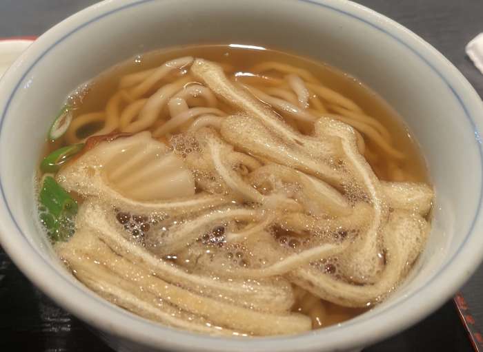 大坂府池田市にあるそば処 珍吉さんのうどん01